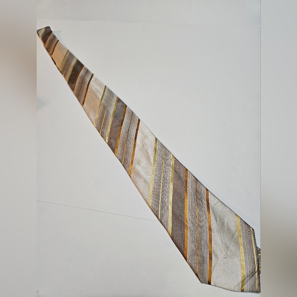 Geoffrey Beene Men's 100% Silk Neck Tie Size 3.75 x 57 - Picture 6 of 6